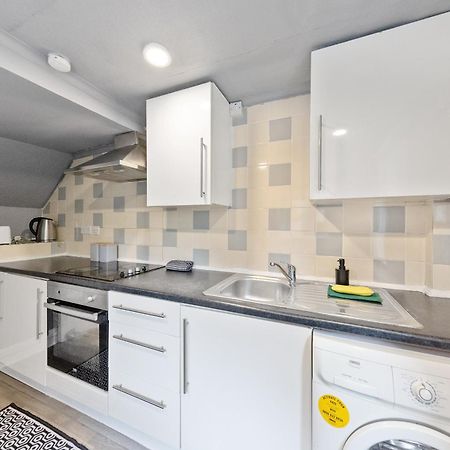 1-Bedroom Flat In Windmill St With Free Parking Gravesend Extérieur photo