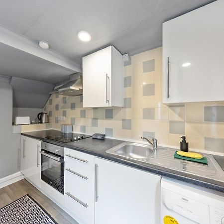 1-Bedroom Flat In Windmill St With Free Parking Gravesend Extérieur photo