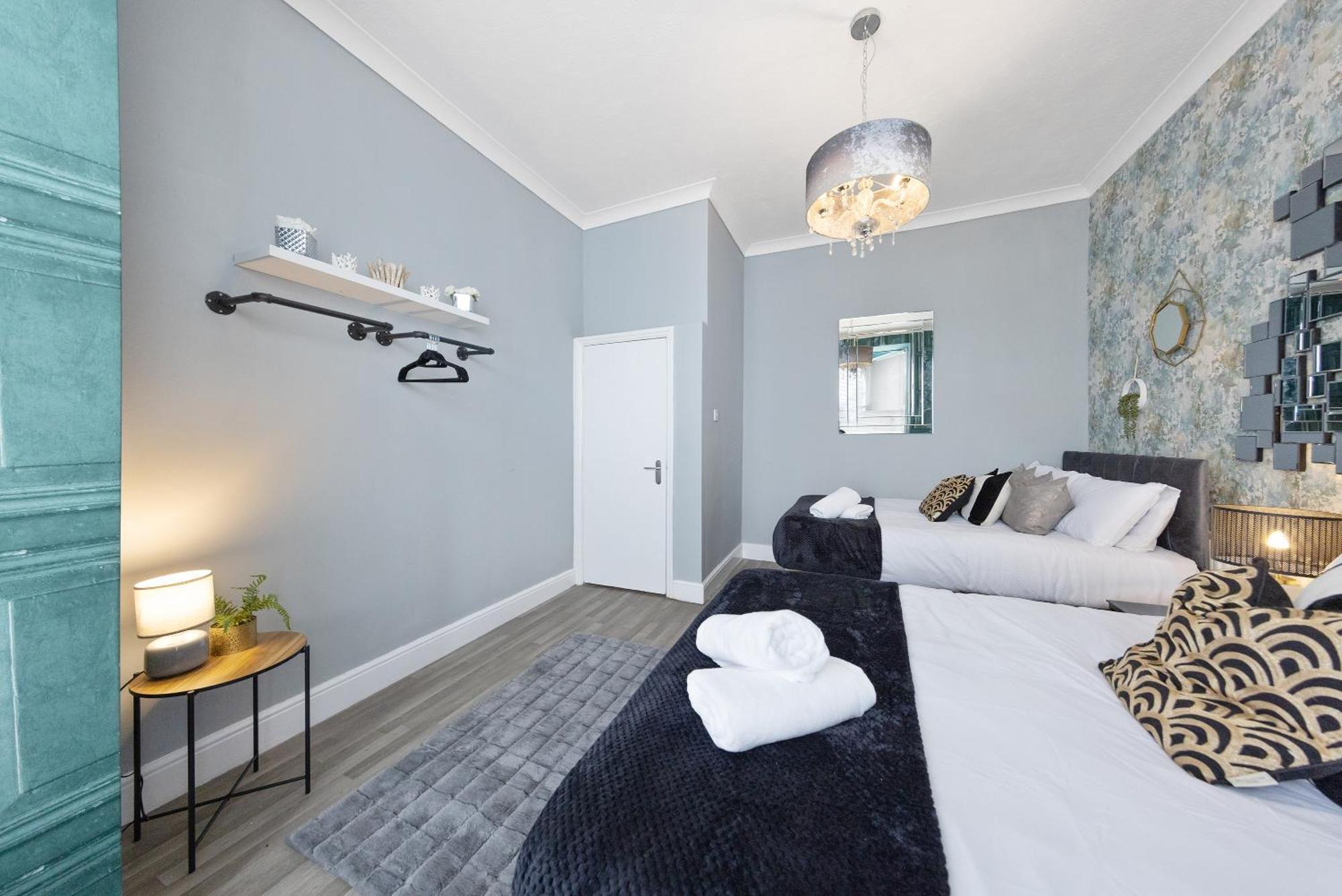 1-Bedroom Flat In Windmill St With Free Parking Gravesend Extérieur photo